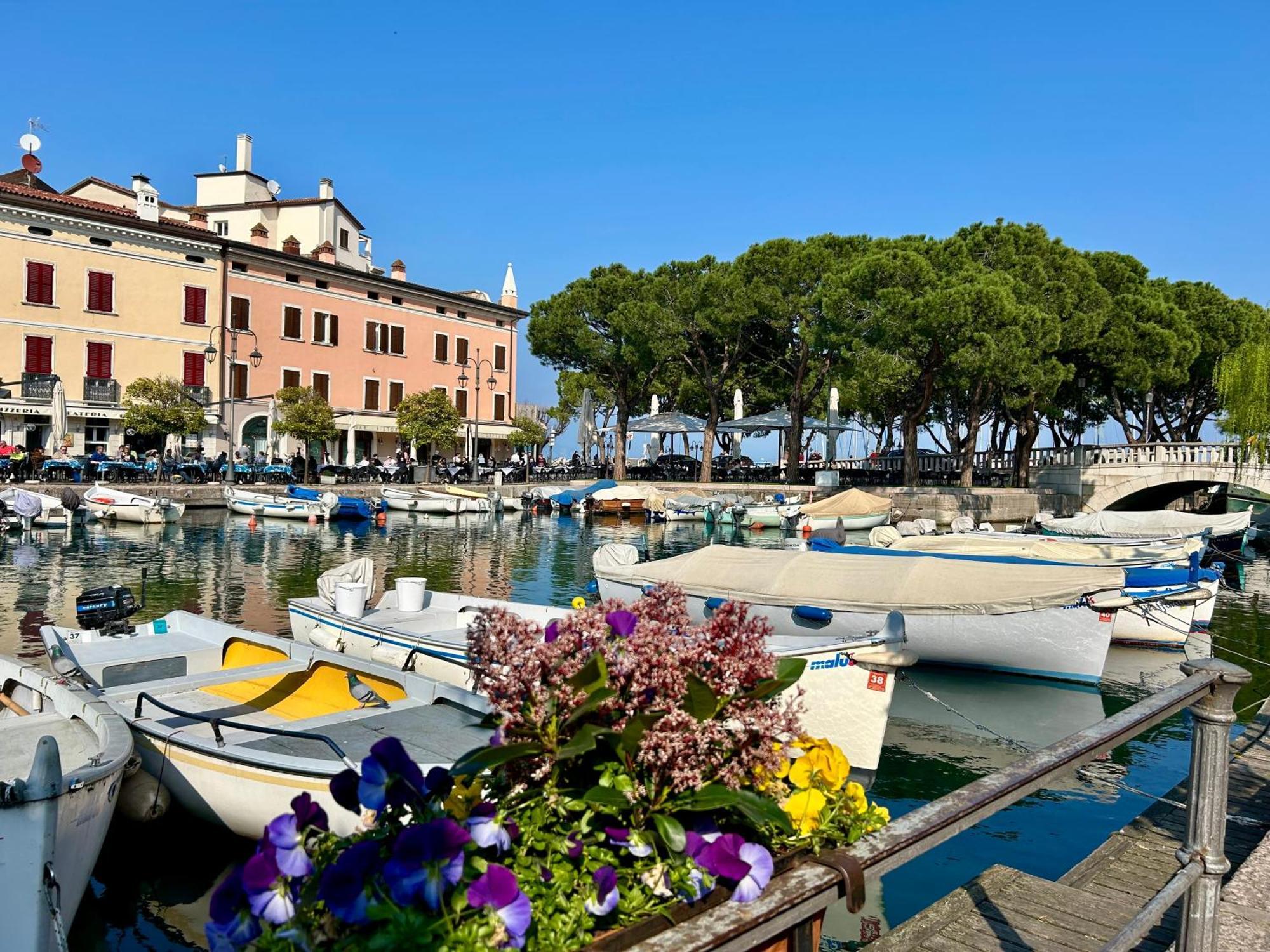 Appartamento Gold Garda Desenzano Desenzano del Garda Esterno foto